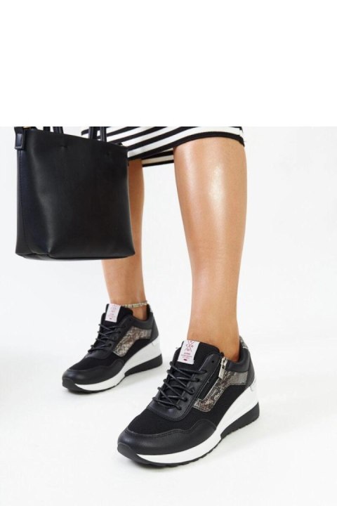 Czarne sneakersy damskie na koturnie CROSS JEANS - Solea Czarne sneakersy damskie na koturnie CROSS JEANS - Solea