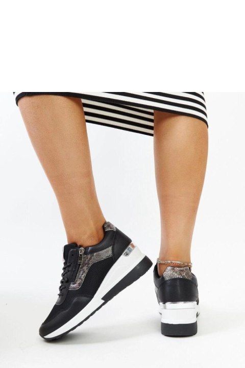 Czarne sneakersy damskie na koturnie CROSS JEANS - Solea Czarne sneakersy damskie na koturnie CROSS JEANS - Solea