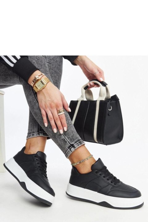Czarne sneakersy na grubszej podeszwie Rafida - Solea Czarne sneakersy na grubszej podeszwie Rafida - Solea