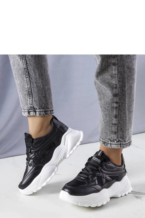 Czarne sneakersy na masywnej podeszwie Lorene - Solea Czarne sneakersy na masywnej podeszwie Lorene - Solea