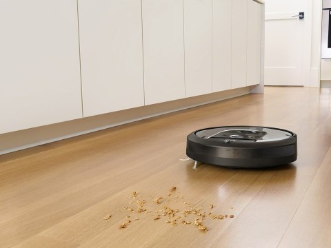 IROBOT Robot sprzątający iRobot Roomba i7 (WYPRZEDAŻ) IROBOT Robot sprzątający iRobot Roomba i7 (WYPRZEDAŻ)
