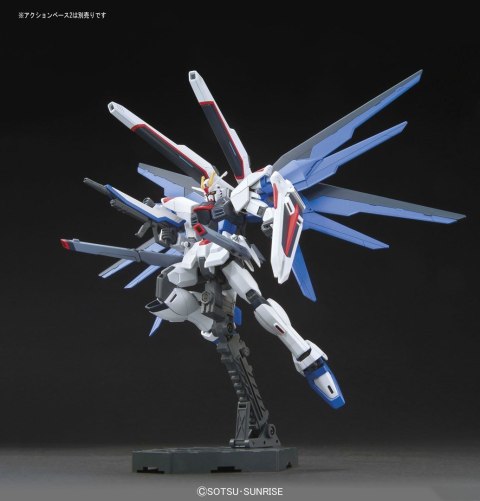 BANDAI Figurka kolekcjonerska Bandai HGCE 1/144 ZGMF-X10A FREEDOM GUNDAM BANDAI Figurka kolekcjonerska Bandai HGCE 1/144 ZGMF-X10A FREEDOM GUNDAM