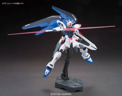 BANDAI Figurka kolekcjonerska Bandai HGCE 1/144 ZGMF-X10A FREEDOM GUNDAM BANDAI Figurka kolekcjonerska Bandai HGCE 1/144 ZGMF-X10A FREEDOM GUNDAM