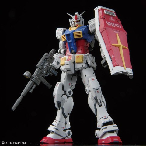 BANDAI RG 1/144 RX-78-2 GUNDAM Ver. 2.0 BANDAI RG 1/144 RX-78-2 GUNDAM Ver. 2.0