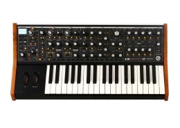 Moog MOOG SUBsequent 37 - syntezator analogowy