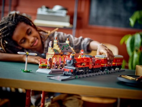 Lego LEGO Harry Potter 76423 Ekspres do Hogwartu i stacja w Hogsmeade Lego LEGO Harry Potter 76423 Ekspres do Hogwartu i stacja w Hogsmeade