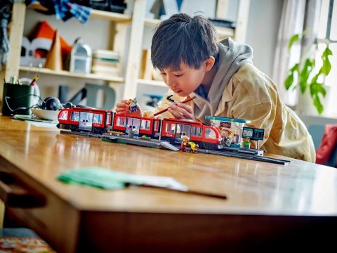 Lego LEGO City 60423 Tramwaj miejski ze stacją Lego LEGO City 60423 Tramwaj miejski ze stacją