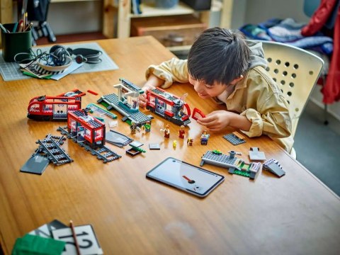 Lego LEGO City 60423 Tramwaj miejski ze stacją Lego LEGO City 60423 Tramwaj miejski ze stacją