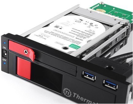 Thermaltake Kieszeń Thermaltake Duo HDD Dock ST0026Z Thermaltake Kieszeń Thermaltake Duo HDD Dock ST0026Z