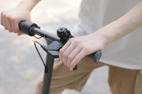 Segway Segway-hulajnoga elektryczna ZING C20 (WYPRZEDAŻ) Segway Segway-hulajnoga elektryczna ZING C20 (WYPRZEDAŻ)