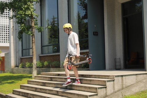 Segway Segway-hulajnoga elektryczna ZING C20 (WYPRZEDAŻ) Segway Segway-hulajnoga elektryczna ZING C20 (WYPRZEDAŻ)