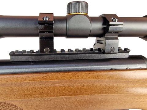 Beeman Karabinek wiatrówka BEEMAN 10620 4,5mm spr.1-strzał z lunetą 6x40 do17J (B-10620) Beeman Karabinek wiatrówka BEEMAN 10620 4,5mm spr.1-strzał z lunetą 6x40 do17J (B-10620)