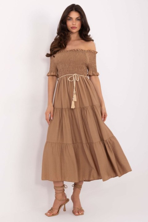 Sukienka Model MI-SK-A2609.96 Camel - Italy Moda Sukienka Model MI-SK-A2609.96 Camel - Italy Moda
