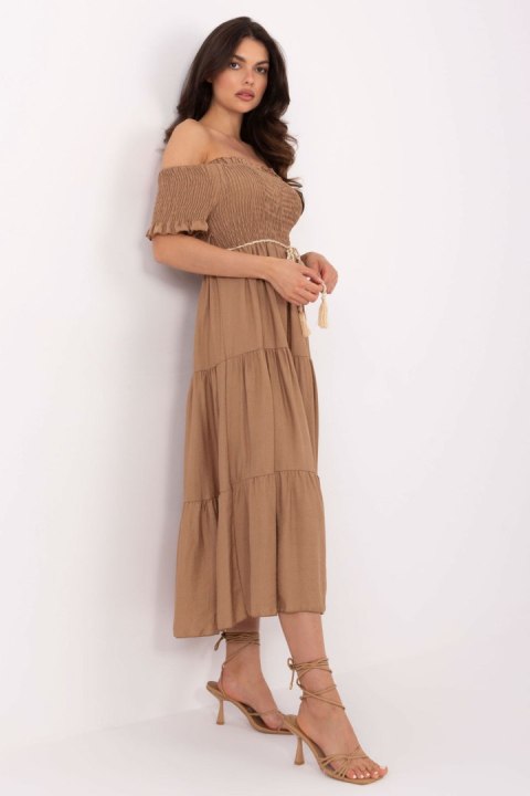 Sukienka Model MI-SK-A2609.96 Camel - Italy Moda Sukienka Model MI-SK-A2609.96 Camel - Italy Moda