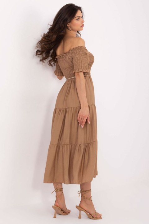 Sukienka Model MI-SK-A2609.96 Camel - Italy Moda Sukienka Model MI-SK-A2609.96 Camel - Italy Moda