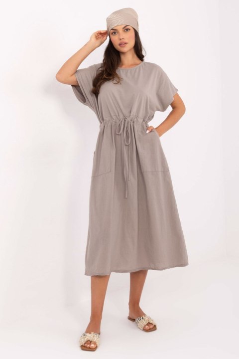 Sukienka Model TW-SK-BI-6-2041.89 Dark Beige - Och Bella Sukienka Model TW-SK-BI-6-2041.89 Dark Beige - Och Bella