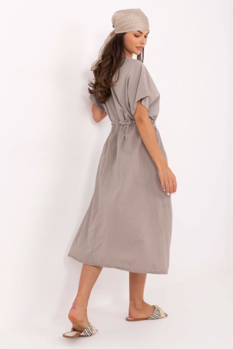 Sukienka Model TW-SK-BI-6-2041.89 Dark Beige - Och Bella Sukienka Model TW-SK-BI-6-2041.89 Dark Beige - Och Bella