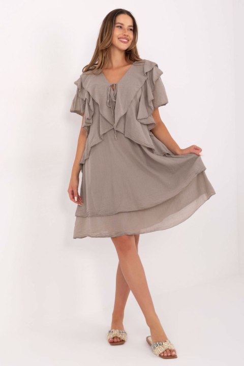 Sukienka Model MI-SK-102128.61 Dark Beige - Italy Moda Sukienka Model MI-SK-102128.61 Dark Beige - Italy Moda