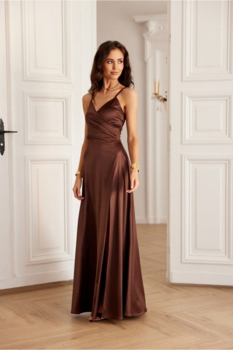 Sukienka Model Serena BRA SUK0521 Brown - Roco Fashion Sukienka Model Serena BRA SUK0521 Brown - Roco Fashion