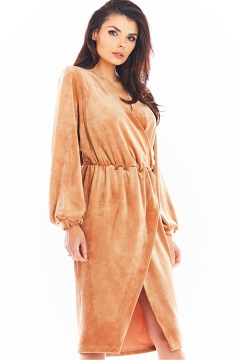 Sukienka Model A406 Welur Beige - awama Sukienka Model A406 Welur Beige - awama