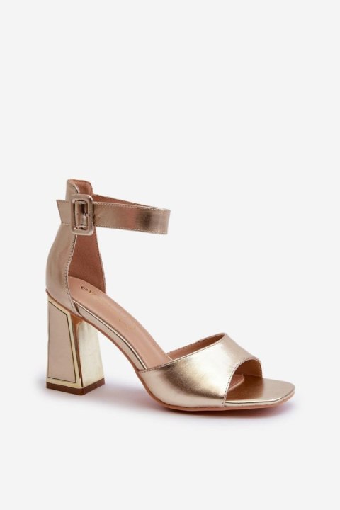 Sandały Model Rosazara 24SD35-6815 Gold - Step in style Sandały Model Rosazara 24SD35-6815 Gold - Step in style
