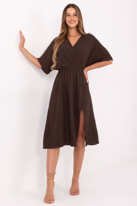 Sukienka Model MI-SK-121008.84 Dark Brown - Italy Moda Sukienka Model MI-SK-121008.84 Dark Brown - Italy Moda