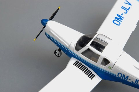Model plastikowy ZLIN Z-42M Hobby Boss Model plastikowy ZLIN Z-42M Hobby Boss