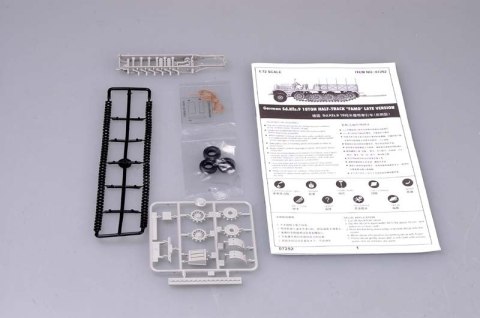 Model plastikowy niemiecki Sd.Kfz.9 Schwere Zugkraftwagen 18t Typ F3 Trumpeter Model plastikowy niemiecki Sd.Kfz.9 Schwere Zugkraftwagen 18t Typ F3 Trumpeter