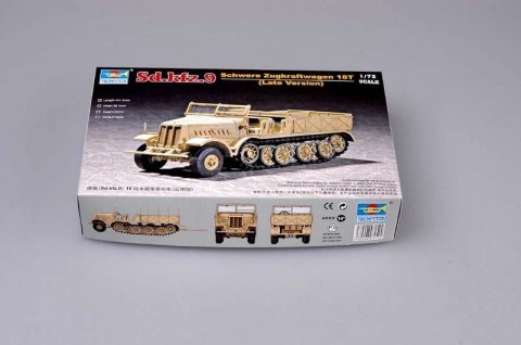 Model plastikowy niemiecki Sd.Kfz.9 Schwere Zugkraftwagen 18t Typ F3 Trumpeter Model plastikowy niemiecki Sd.Kfz.9 Schwere Zugkraftwagen 18t Typ F3 Trumpeter