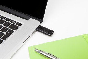 Pendrive PinStripe USB 3.0 Drive 128GB czarny Verbatim Pendrive PinStripe USB 3.0 Drive 128GB czarny Verbatim