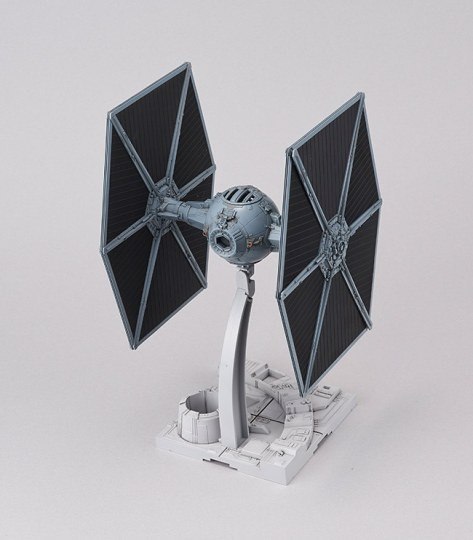 Model plastikowy Star Wars TIE Fighter Revell Model plastikowy Star Wars TIE Fighter Revell