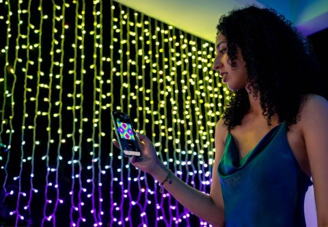Inteligentna kurtyna Curtain 210 LED RGB+W 1,5/2,1m, przezroczysty przewód TWINKLY Inteligentna kurtyna Curtain 210 LED RGB+W 1,5/2,1m, przezroczysty przewód TWINKLY