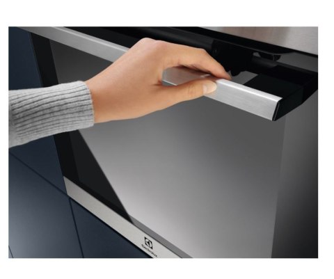 Piekarnik SurroundCook 600 pyroliza EOF4P56X Electrolux