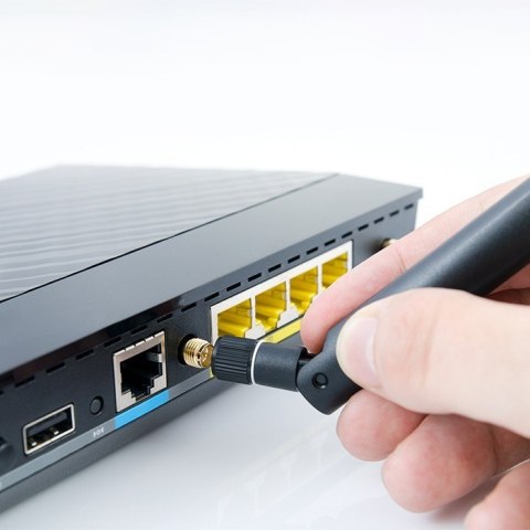 Antena Wi-Fi 2.4/2.5GHz | 5.1/5.8GHz | 5dBi | dookólna | wewnętrzna Qoltec Antena Wi-Fi 2.4/2.5GHz | 5.1/5.8GHz | 5dBi | dookólna | wewnętrzna Qoltec