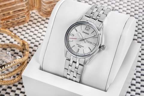 Zegarek Damski CASIO LTP-1335D-7AVDF + BOX Zegarek Damski CASIO LTP-1335D-7AVDF + BOX