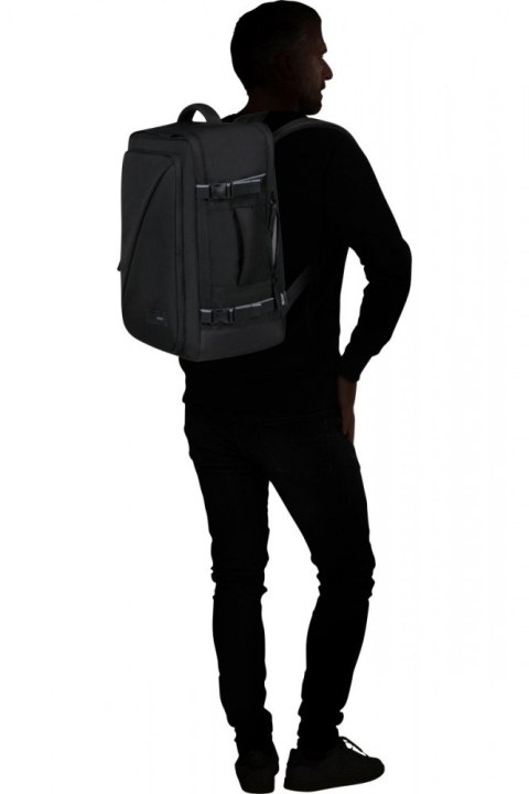 Plecak z kieszenią na laptopa 15.6 cali Take2Cabin M Ryanair czarny AMERICAN TOURISTER