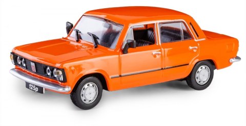 Pojazd PRL Fiat 125p pomarańczowy