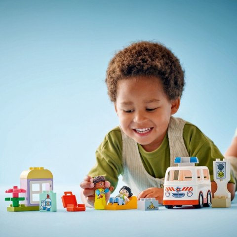 Klocki DUPLO 10447 Karetka z kierowcą LEGO
