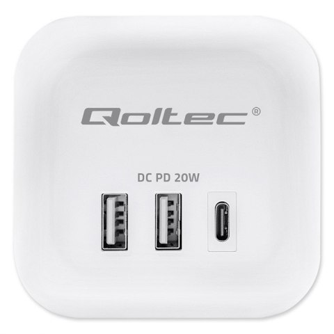 Kostka zasilająca przedłużacz 6w1 z podświetlanym włącznikiem | 3x AC | 2x USB | 1x USB-C PD 20W | biała | kabel 2m Qoltec Kostka zasilająca przedłużacz 6w1 z podświetlanym włącznikiem | 3x AC | 2x USB | 1x USB-C PD 20W | biała | kabel 2m Qoltec