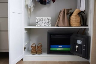 Sejf ognioodporny YFM domowy L