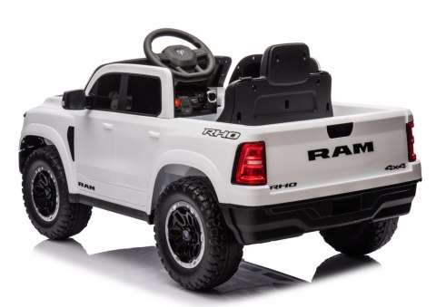 LEAN CARS Auto Na Akumulator ZB618 Dodge Ram Biały LEAN CARS Auto Na Akumulator ZB618 Dodge Ram Biały