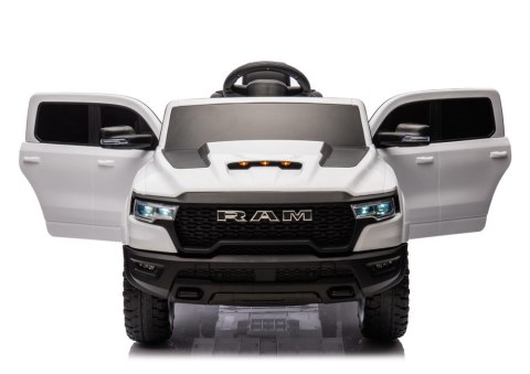 LEAN CARS Auto Na Akumulator ZB618 Dodge Ram Biały LEAN CARS Auto Na Akumulator ZB618 Dodge Ram Biały