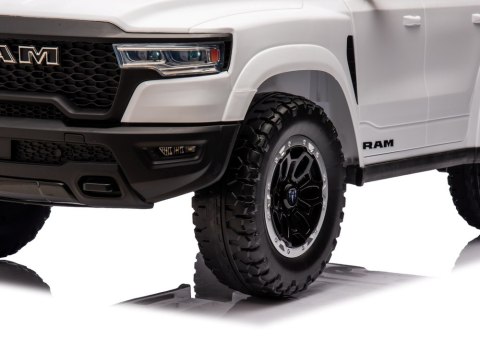 LEAN CARS Auto Na Akumulator ZB618 Dodge Ram Biały LEAN CARS Auto Na Akumulator ZB618 Dodge Ram Biały