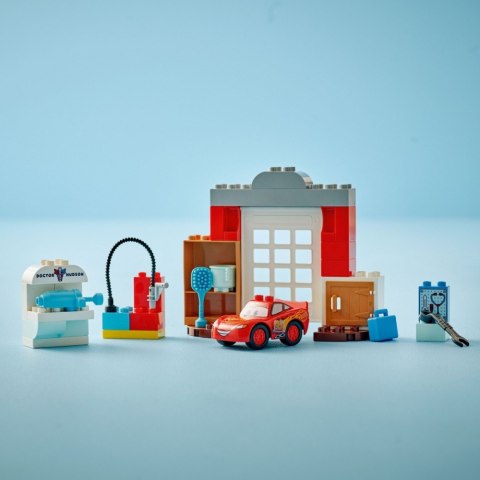 Klocki DUPLO Disney 10456 Wizyta McQueena w warsztacie Wójta LEGO