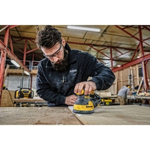 Szlifierka mimośrodowa DeWalt DWE6423-QS (125mm) Szlifierka mimośrodowa DeWalt DWE6423-QS (125mm)