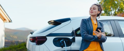 Qoltec Mobilna ładowarka do samochodu elektrycznego EV z regulacją 2w1 Typ2 7kW CEE 32A/5 PIN 230V LCD Przenośna Wallbox 5m Qoltec Mobilna ładowarka do samochodu elektrycznego EV z regulacją 2w1 Typ2 7kW CEE 32A/5 PIN 230V LCD Przenośna Wallbox 5m
