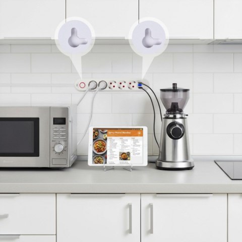 Listwa zasilająca 5 gniazd MCE395 W 3xUSB, 110-240v AC 50/60Hz, 2,1A max 2500W, biała