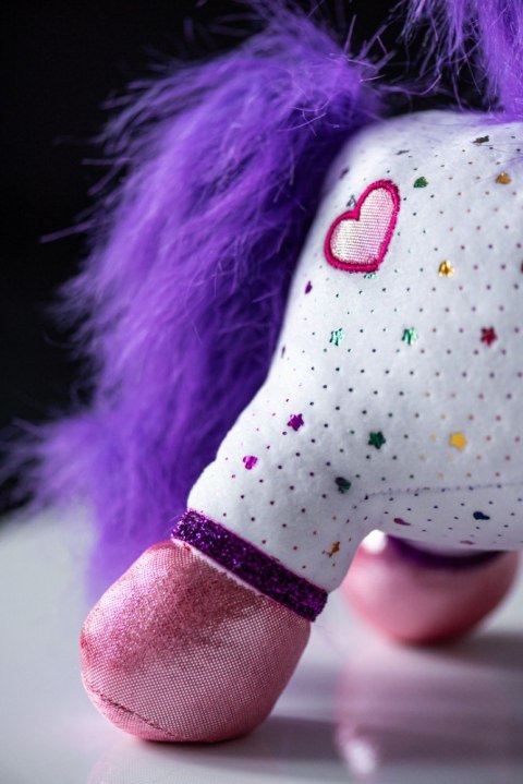 Maskotka interaktywna Playshifu Zeezee Jednorożec