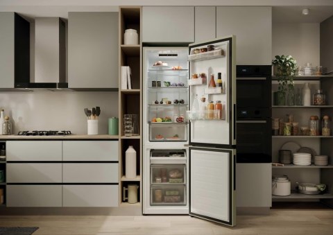 Chłodziarko-zamrażarka CNCQ2T518EC