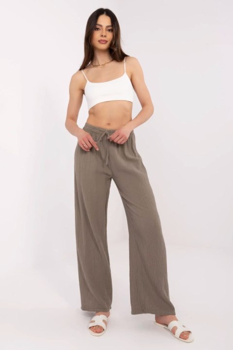 Spodnie Damskie Model TW-SP-BI-3204.70 Brown - Och Bella Spodnie Damskie Model TW-SP-BI-3204.70 Brown - Och Bella